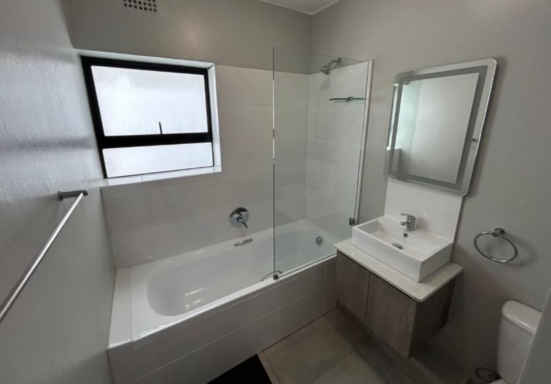 To Let 2 Bedroom Property for Rent in Rivergate Western Cape